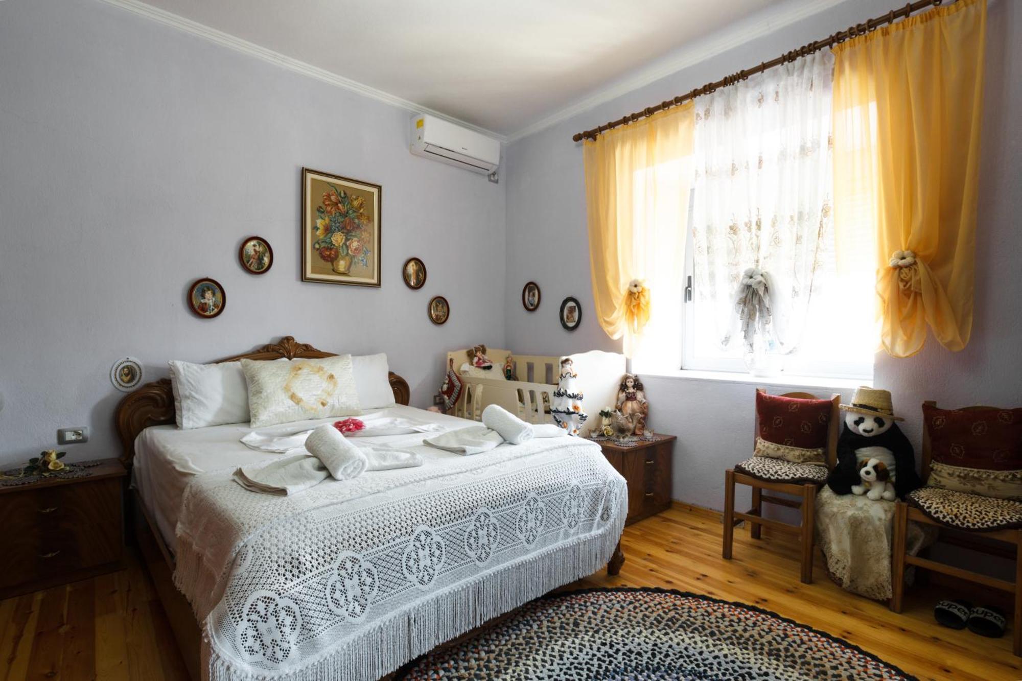 Leka Guesthouse Gjirokaster Exterior photo